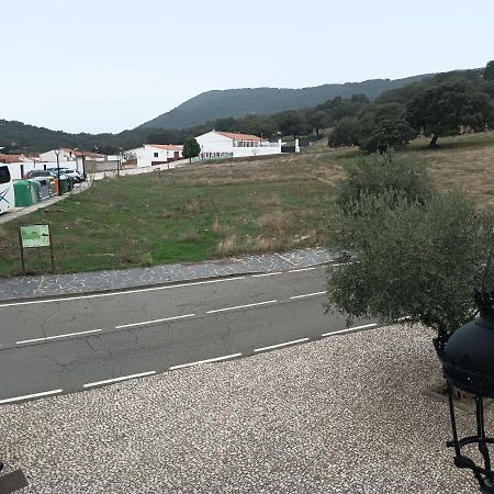 El Corralon De Severo Hinojales Esterno foto